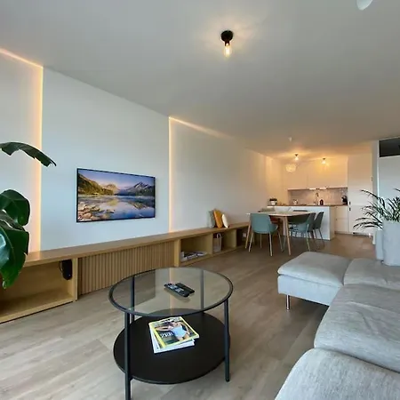Lichtrijk Vakantie-appartement Met Zeezicht Knokke-Heist